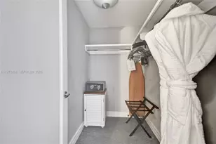 1435 Brickell Ave, Miami, FL 33131 - Photo 18