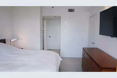 540 Brickell Key Dr #1711, Miami, FL 33131 - Photo 16
