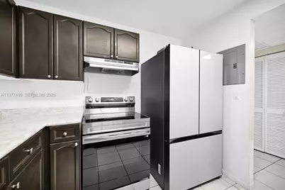 2301 Collins Ave #802, Miami Beach, FL 33139 - Photo 4