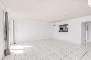 7800 Collins Ave, Miami Beach, FL 33141 - Photo 8