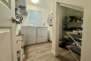 2486 Bay Isle Dr, Weston, FL 33327 - Photo 30