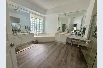 2486 Bay Isle Dr #2486, Weston, FL 33327 - Photo 20