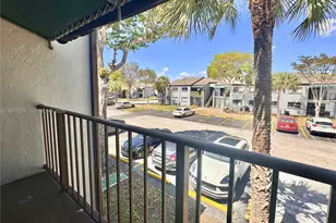 7423 SW 152nd Ave, Miami, FL 33193 - Photo 6
