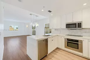 10 Aragon Ave, Coral Gables, FL 33134 - Photo 2