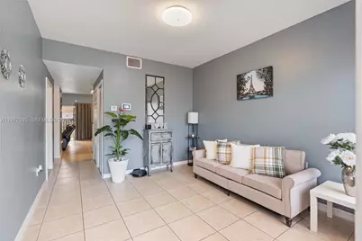 989 SW 6th Pl, Florida City, FL 33034 - Photo 4