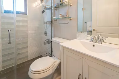 1662 N 14th Ter #0, Hollywood, FL 33020 - Photo 8