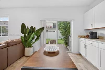 826 SE 17th St, Homestead, FL 33034 - Photo 10