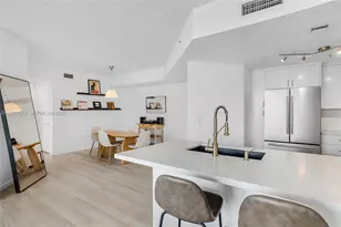 7910 Harbor Island Dr, North Bay Village, FL 33141 - Photo 10