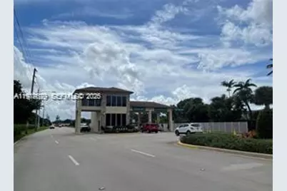 800 SW 142nd Ave #401N, Pembroke Pines, FL 33027 - Photo 2