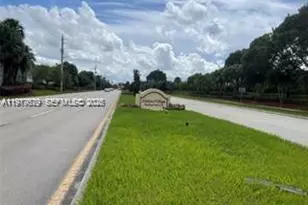 800 SW 142nd Ave, Pembroke Pines, FL 33027 - Photo 1