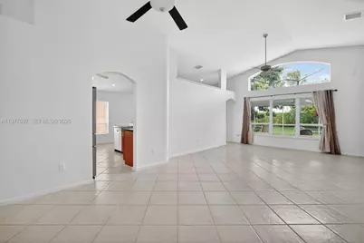 10624 Plainview Cir, Boca Raton, FL 33498 - Photo 2