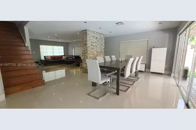 8826 NW 189th Ter, Hialeah, FL 33018 - Photo 8