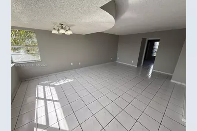 7105 W 13th Ave #301, Hialeah, FL 33014 - Photo 12