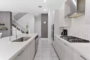 4395 NW 80th Ct, Doral, FL 33166 - Photo 6