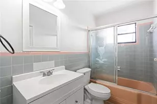 1100 W 53rd Terrace, Hialeah, FL 33012 - Photo 28