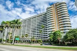 5555 Collins Ave, Miami Beach, FL 33140 - Photo 2