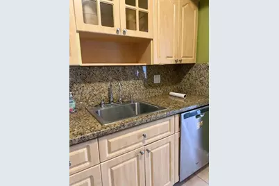 10945 SW 41st St, Miami, FL 33165 - Photo 8