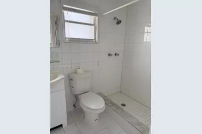 10945 SW 41st St, Miami, FL 33165 - Photo 10