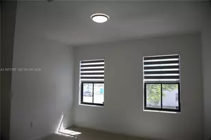 371 NE 16th St, Florida City, FL 33034 - Photo 12