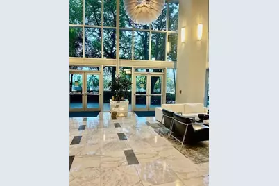 185 SW 7th St #1605, Miami, FL 33130 - Photo 2