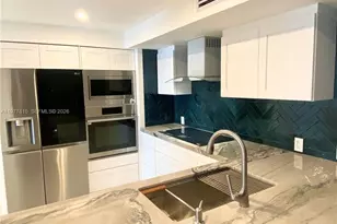 6039 Collins Ave, Miami Beach, FL 33140 - Photo 6