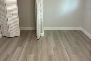 490 NE 170th St, North Miami Beach, FL 33162 - Photo 6