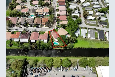 1410 SW 106th Ter, Davie, FL 33324 - Photo 26