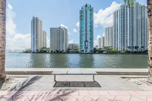 325 S Biscayne Blvd, Miami, FL 33131 - Photo 14