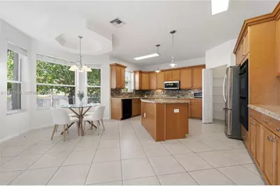 15675 SW 52nd Ct, Miramar, FL 33027 - Photo 8