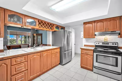 2030 NW 91st Ter, Pembroke Pines, FL 33024 - Photo 16