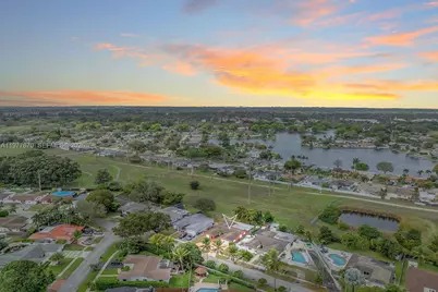 2030 NW 91st Ter, Pembroke Pines, FL 33024 - Photo 46