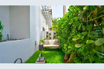 545 SW 11th St #105, Miami, FL 33129 - Photo 4