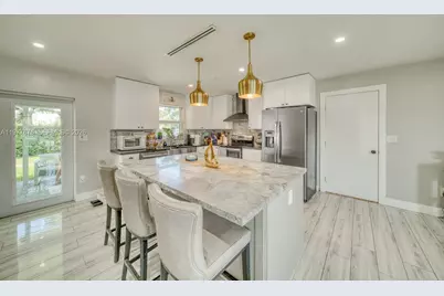 9104 SW 180th St, Palmetto Bay, FL 33157 - Photo 2