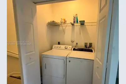 12350 S Village Cir, Davie, FL 33325 - Photo 18