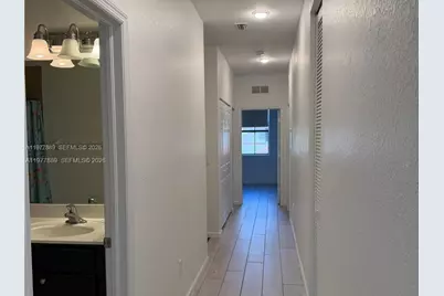 12350 S Village Cir, Davie, FL 33325 - Photo 14