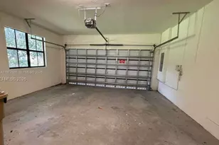 12350 S Village Cir, Davie, FL 33325 - Photo 20