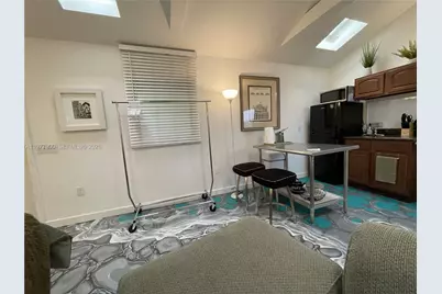 118 NW 24th St, Miami, FL 33127 - Photo 10