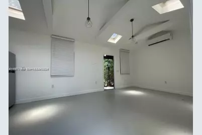 118 NW 24th St, Miami, FL 33127 - Photo 12