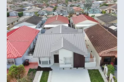 2566 W 73rd Pl, Hialeah, FL 33016 - Photo 1