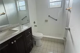 2566 W 73rd Pl, Hialeah, FL 33016 - Photo 14