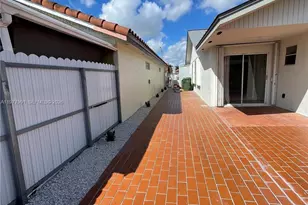 2566 W 73rd Pl, Hialeah, FL 33016 - Photo 18