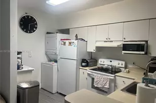 5099 NW 7th St, Miami, FL 33126 - Photo 4