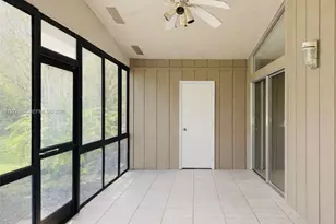 614 Woodgate Cir, Sunrise, FL 33326 - Photo 4