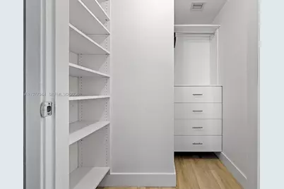 1010 Brickell Ave #4009, Miami, FL 33131 - Photo 16