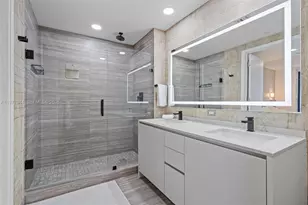 1010 Brickell Ave, Miami, FL 33131 - Photo 14