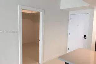 7825 NW 107th Ave, Doral, FL 33178 - Photo 14