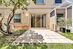 858 NW 170th Terrace, Pembroke Pines, FL 33028 - Photo 6