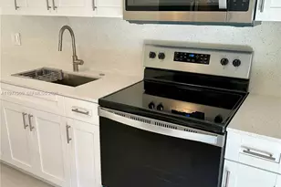 12125 NE 7th Ave, North Miami, FL 33161 - Photo 10