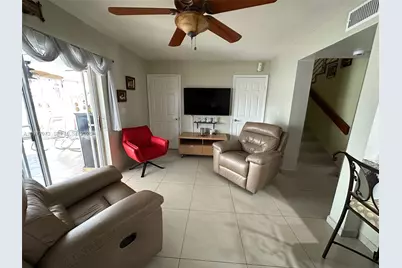 2385 W 69th St #2385-A, Hialeah, FL 33016 - Photo 8