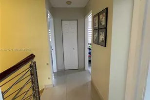 2385 W 69th St, Hialeah, FL 33016 - Photo 14